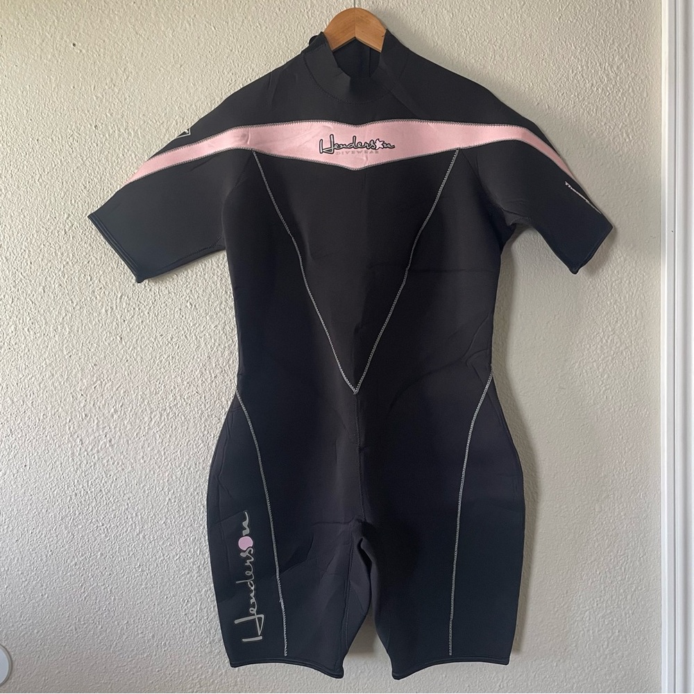 Henderson Women's Black and Pink Shorty Wetsuit
